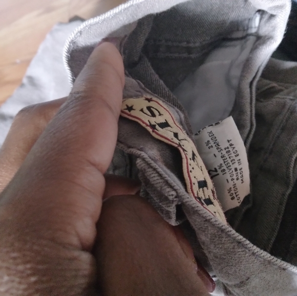 Clothing - Picture 8 of 16